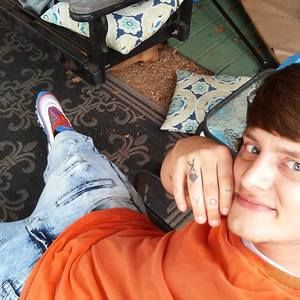 Meet your Posher, Brady